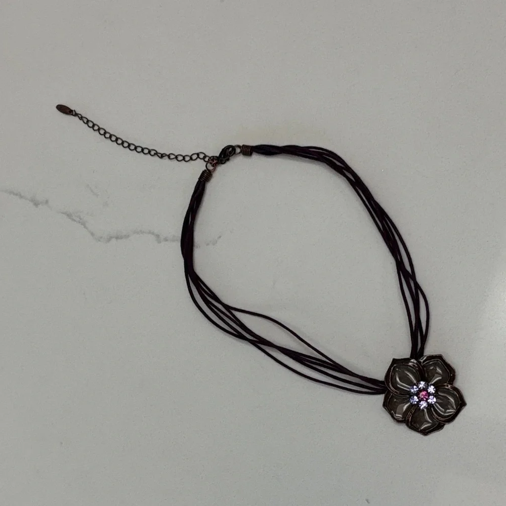 GORGEOUS Choker Necklce - Picture 2 of 8